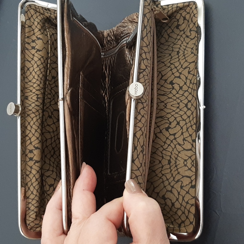 HOBO Lauren Wallet - Picture 3 of 13